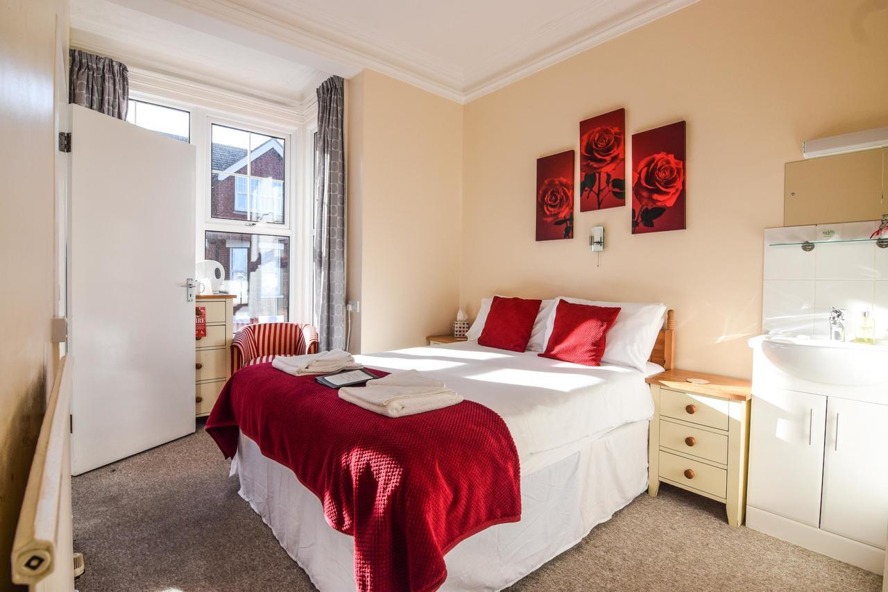 Eastbourne Reymar Bed & Breakfast Exterior photo